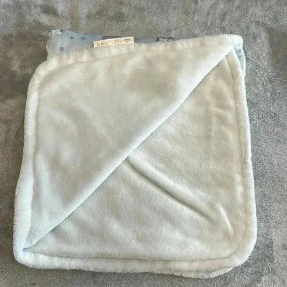 ⭐️HP⭐️ Blankets & Beyond -  Newborn blanket and Elephant Lovey. - Picture 3 of 5